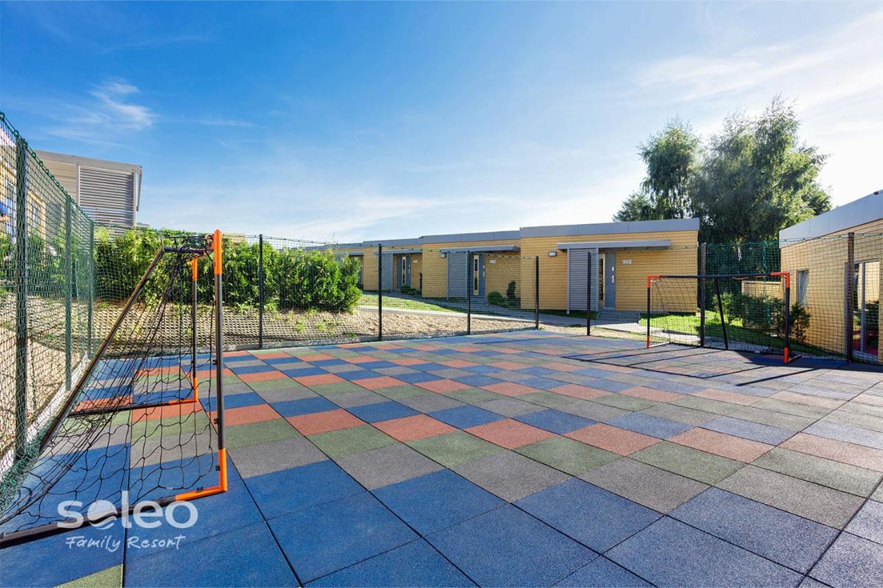 Soleo Family Resort - Domki 3 Min Od Morza - 3 Baseny, 4 Jacuzzi, Sauna, Animacje, Malpi Gaj, 3 Sale Zabaw, 4 Place Zabaw, 2 Restauracje ريفال المظهر الخارجي الصورة